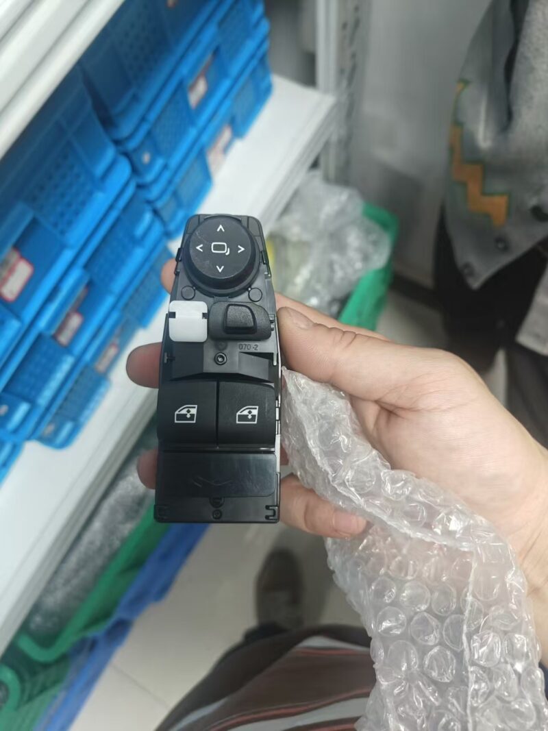 (available in bulk) BMW 1 series F52 original engine drive window switch - Image 3
