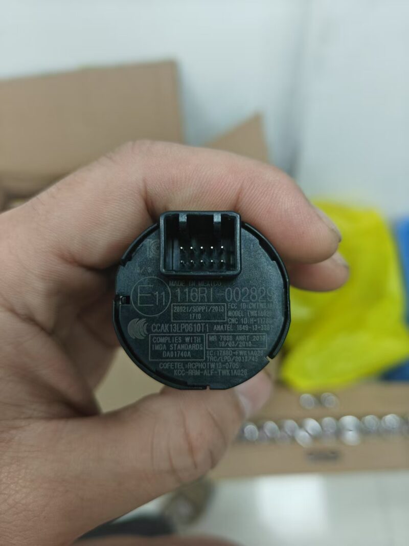 (available in bulk) Honda Jedre Lexus XRV Sperri Odyssey Fit Front Vangor Sports One touch start switch  (116R1-002829) - Image 3